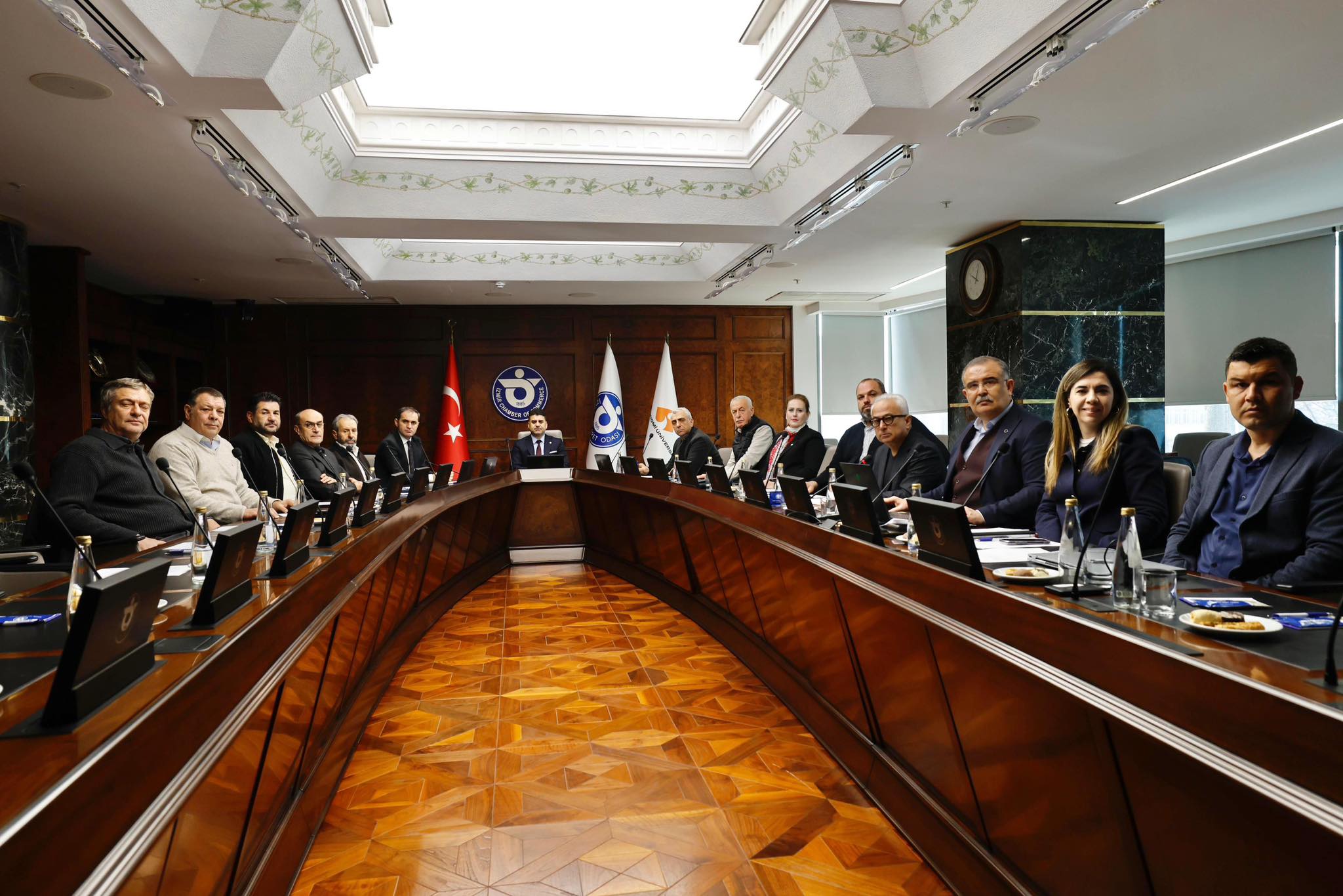 BAYINDIR SERA ORGANİZE TARIM BÖLGESİ MÜTEŞEBBİS HEYET TOPLANTISI İZMİR’DE GERÇEKLEŞTİ